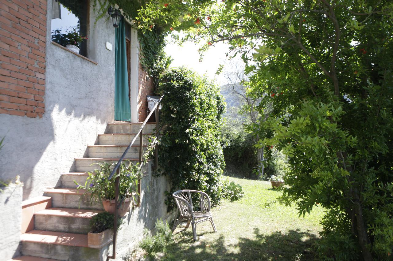 Casa Virgilio Bed and Breakfast Fosdinovo Esterno foto